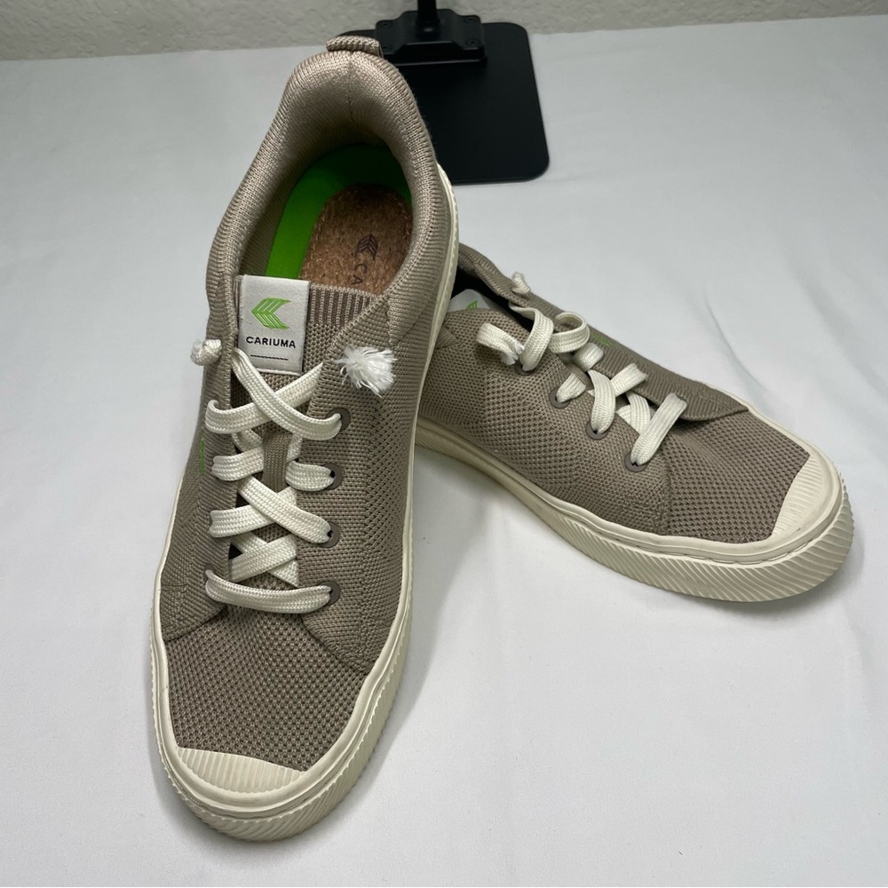 Cariuma Beige and White Sneakers